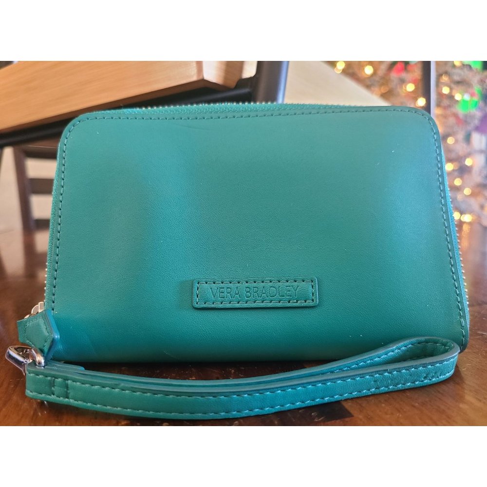 Vera Bradley Vegan Leather Turquois Wristlet EUC